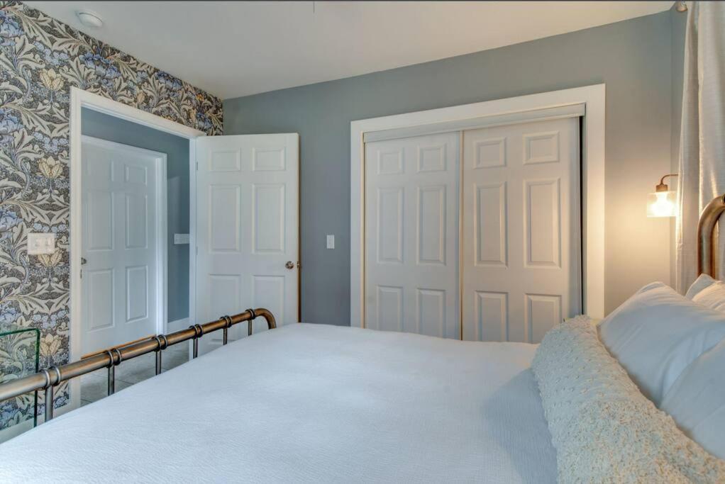 Holiday home Hot Tub Getaway Close To Downtown! Nashville